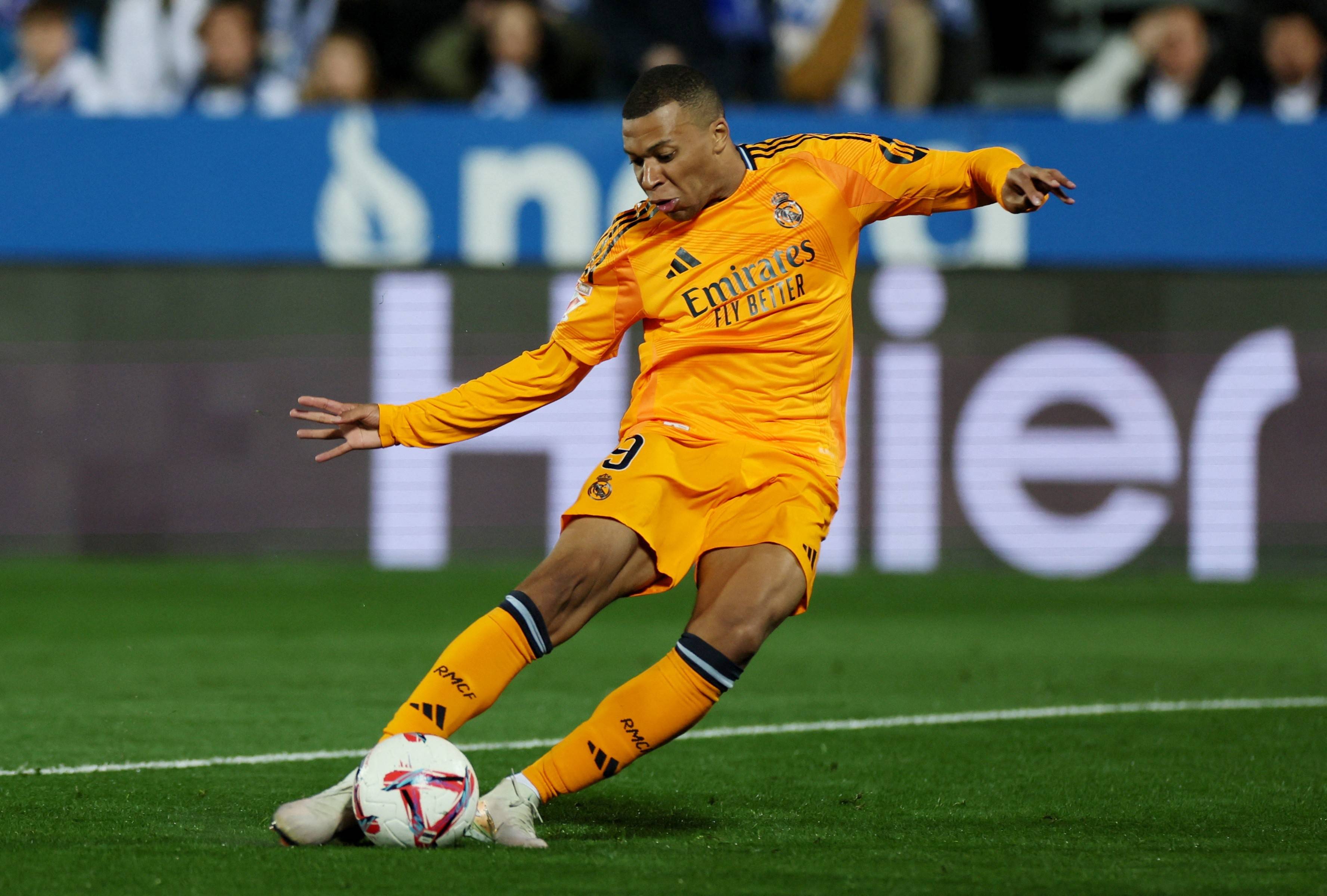 爱游戏体育集结日皇家社会备战欧冠风云突变新奥尔良鹈鹕窗口期回应争议，内马尔在美国队比赛中大胜看傻球迷的简单介绍