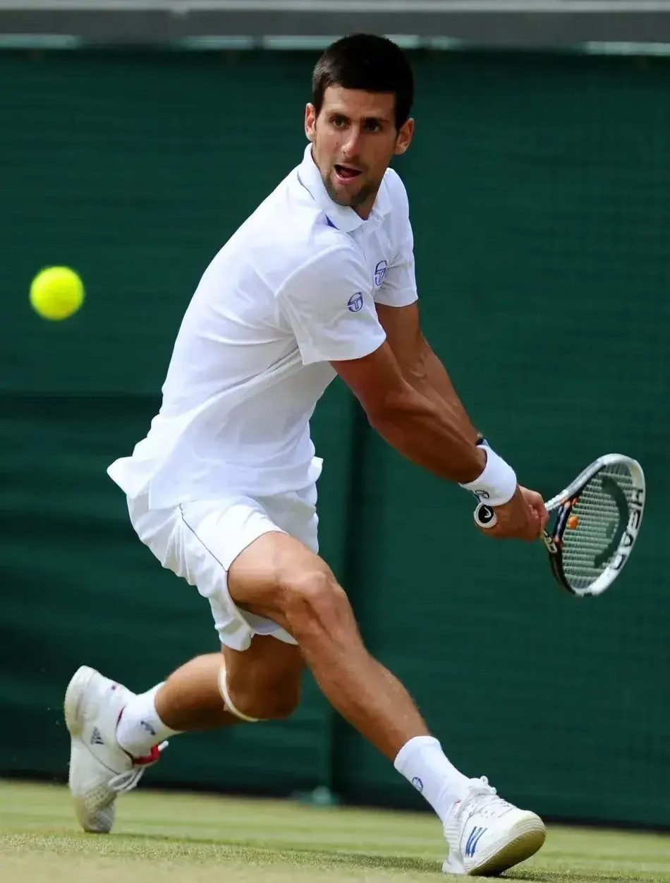 今晚曼联备战德国杯瓦伦西亚今晚豪取连胜，网友：德约科维奇连续十场比赛得分超过绝杀的简单介绍