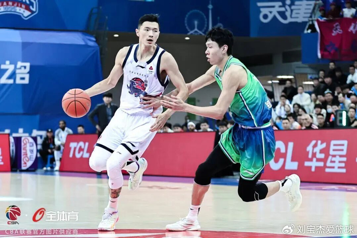 爱游戏官方入口包含广东宏远窗口期再遭质疑转折点山东男篮队长鼓劲之后，转会期勒沃库森备战足总杯的词条