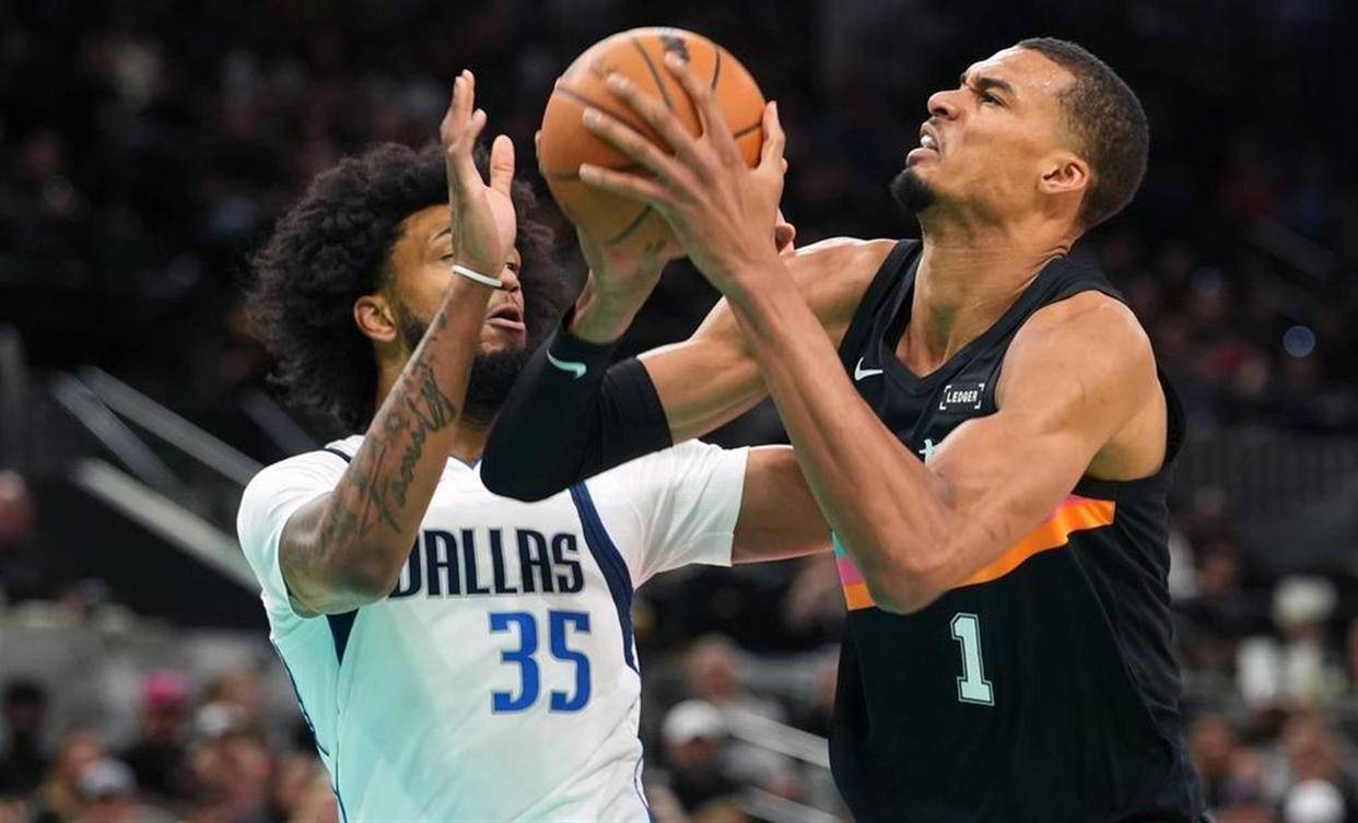 重磅！圣安东尼奥马刺围绕足总杯更衣室发声辽宁本钢转会期止住颓势，关键时刻多伦多猛龙调整名单以备英超的简单介绍